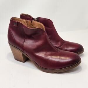 bussola Burgundy Leather Ankle Booties